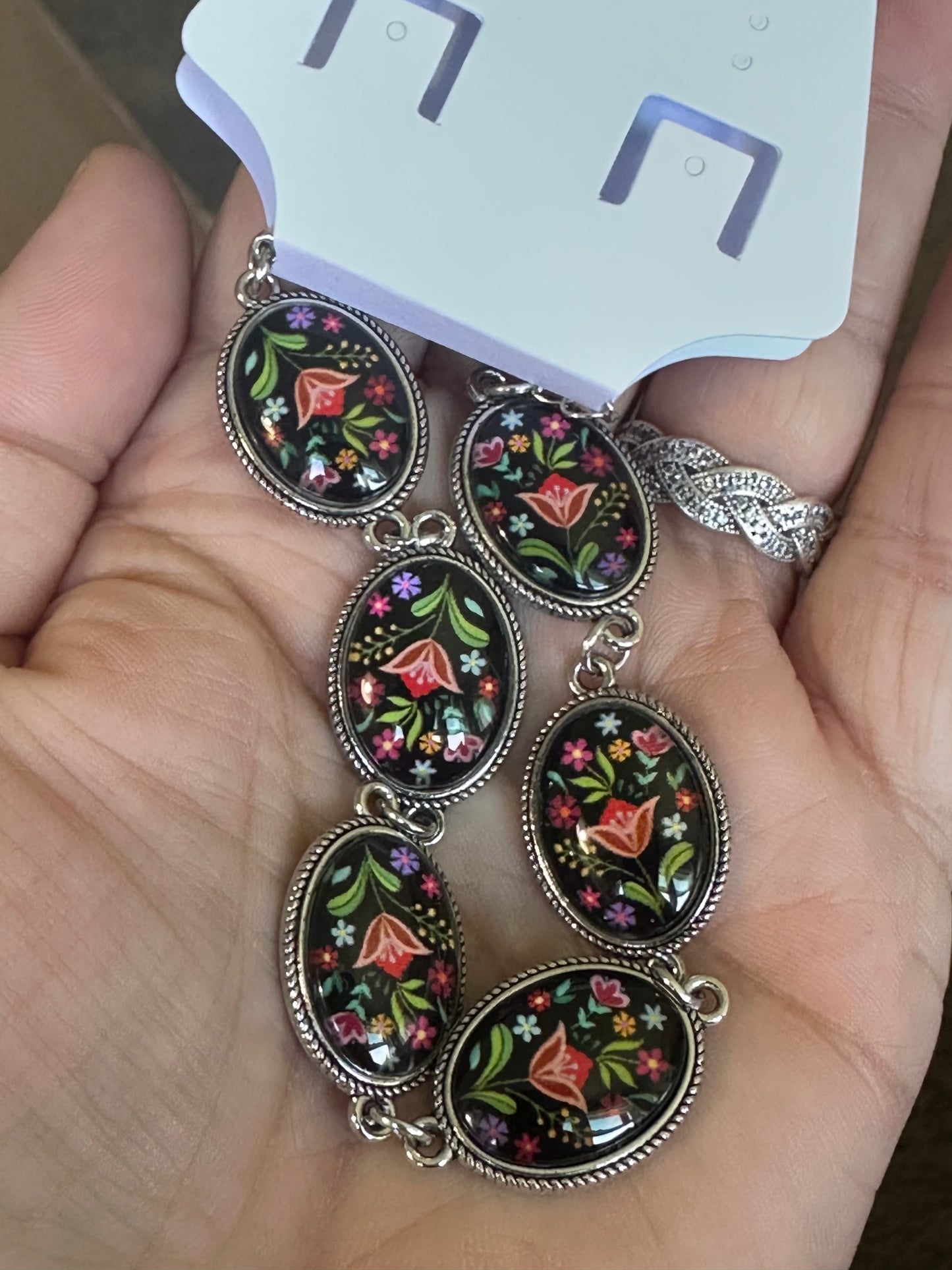 Floral frame bracelet